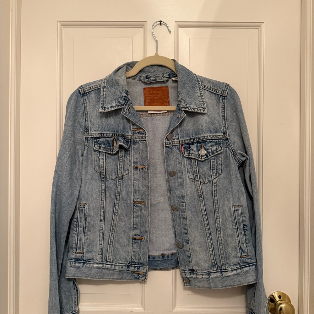 Levi's Women's Classic Light Blue Jean Jacket